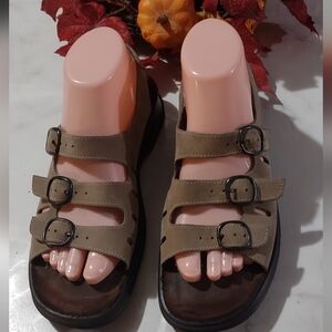 Sandal shoes for women size 8.5